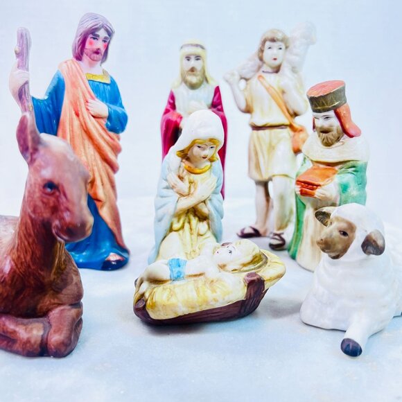 Vintage Hand-Painted Ceramic Nativity Scene Set Of 8 Figurines Holy Family Faith - Picture 1 of 8